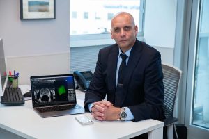 תמונה של ד״ר אילן גיאלצ׳ינסקי - מומחה בכירורגיה אורולוגית